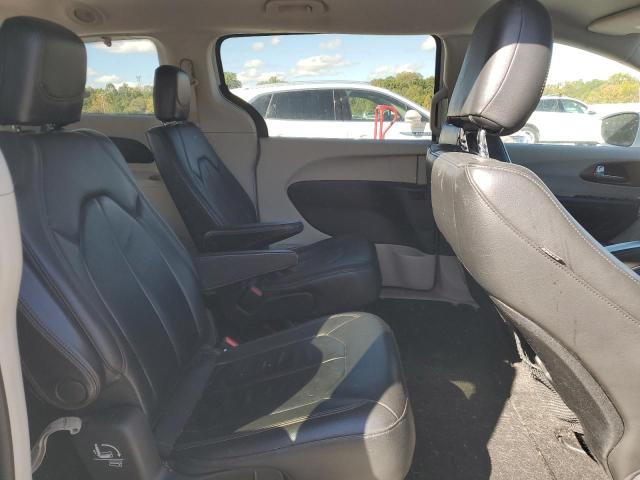 2C4RC1BG7HR523600 - 2017 CHRYSLER PACIFICA TOURING L WHITE photo 11