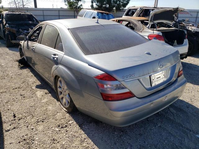 WDDNG71X07A054835 - 2007 MERCEDES-BENZ S 550 SILVER photo 2