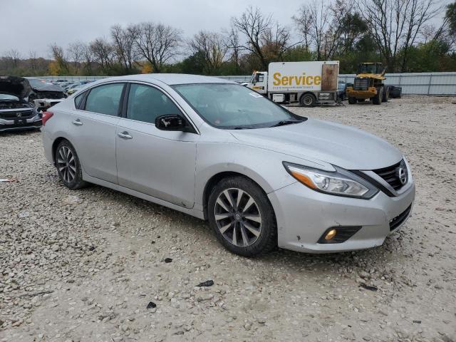 1N4AL3AP3HC176954 - 2017 NISSAN ALTIMA 2.5 SILVER photo 4