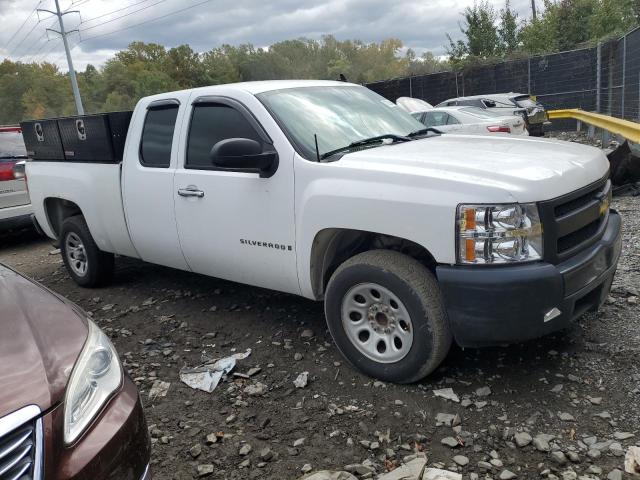 1GCEC19X67Z601454 - 2007 CHEVROLET SILVERADO C1500 CLASSIC WHITE photo 4