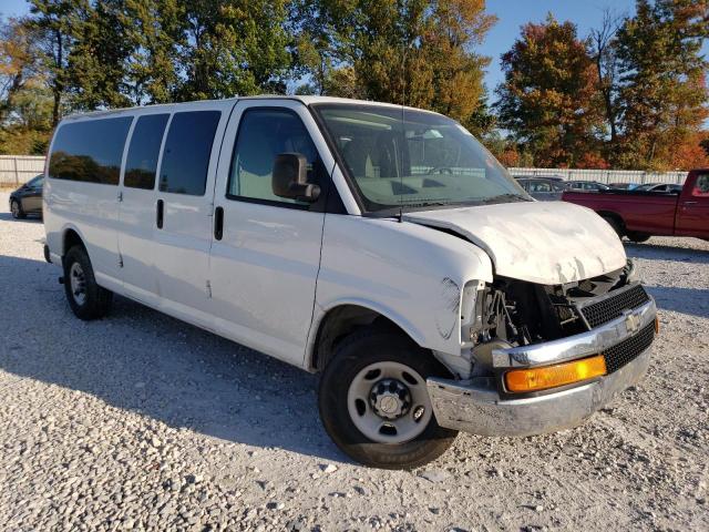 1GAZG1FG9B1173471 - 2011 CHEVROLET EXPRESS G3 LT WHITE photo 4