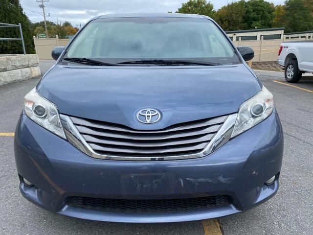 5TDYK3DC9FS652477 - 2015 TOYOTA SIENNA XLE BLUE photo 5