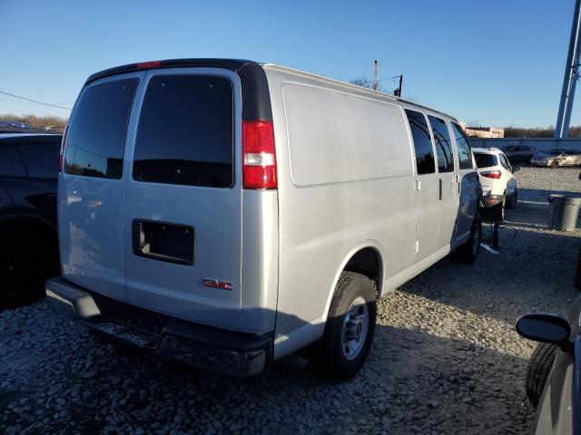 1GTZ7HFG5L1212560 - 2020 GMC SAVANA G3500 SILVER photo 3