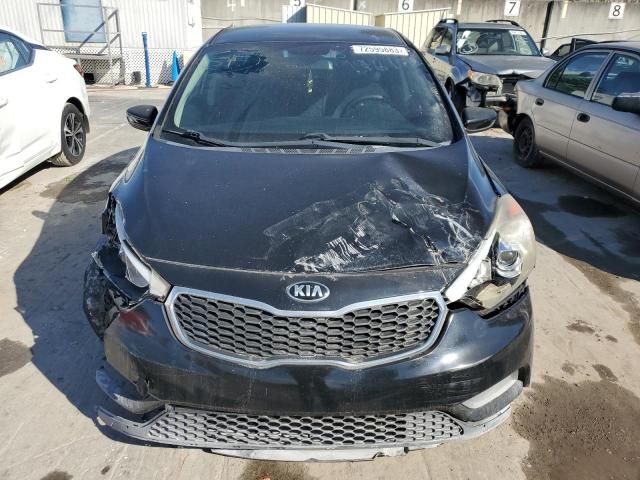 KNAFK4A66F5269661 - 2015 KIA FORTE LX BLACK photo 5