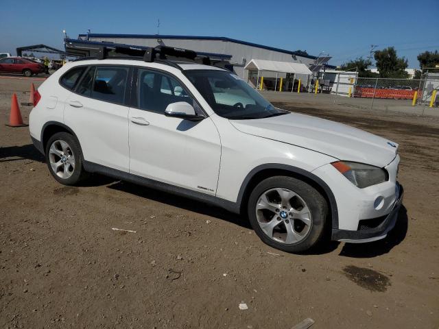 WBAVM1C52FVZ94473 - 2015 BMW X1 SDRIVE28I WHITE photo 4