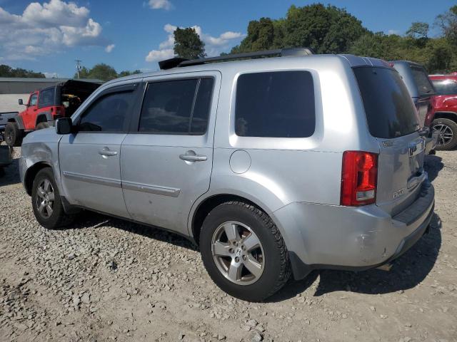 5FNYF3H61BB016790 - 2011 HONDA PILOT EXL SILVER photo 2