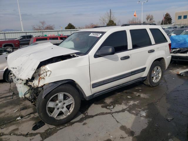 1J4GR48K25C697298 - 2005 JEEP GRAND CHER LAREDO WHITE photo 1