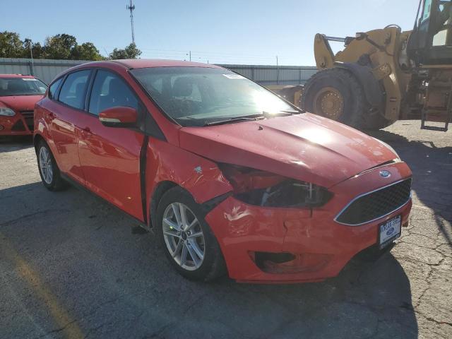 1FADP3K23HL278503 - 2017 FORD FOCUS SE RED photo 4