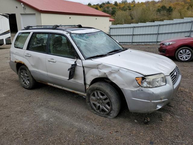JF1SG67667H723550 - 2007 SUBARU FORESTER 2.5X LL BEAN WHITE photo 4