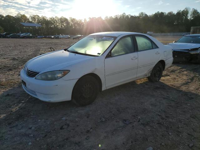 4T1BE32K95U402802 - 2005 TOYOTA CAMRY LE WHITE photo 1