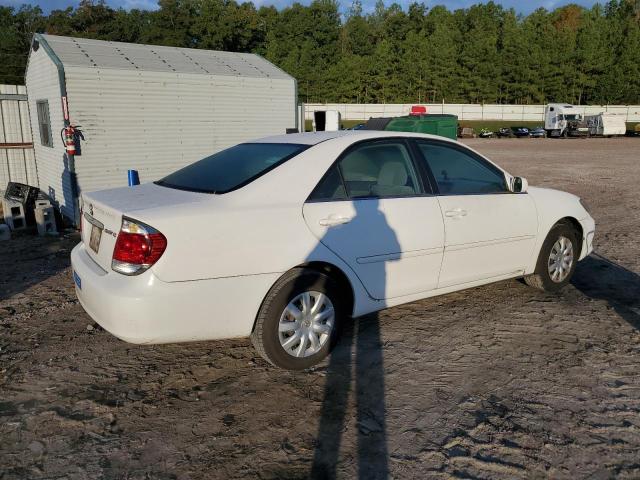 4T1BE32K95U402802 - 2005 TOYOTA CAMRY LE WHITE photo 3