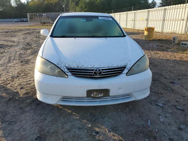 4T1BE32K95U402802 - 2005 TOYOTA CAMRY LE WHITE photo 5