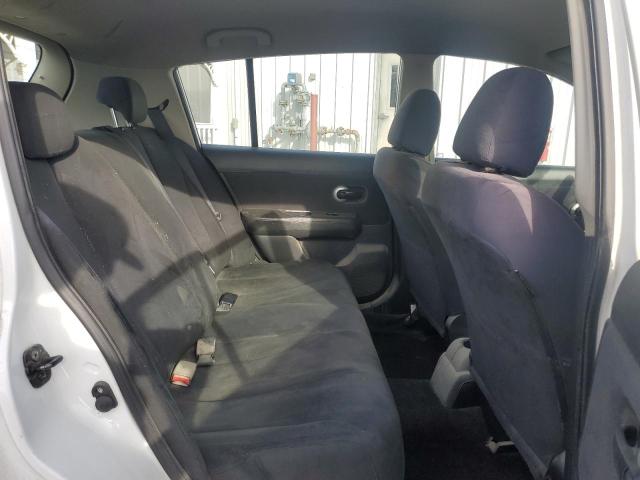 3N1BC13E09L419756 - 2009 NISSAN VERSA S WHITE photo 10