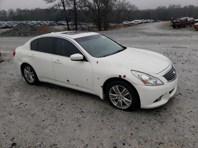 JN1CV6AP6FM500438 - 2015 INFINITI Q40 WHITE photo 4