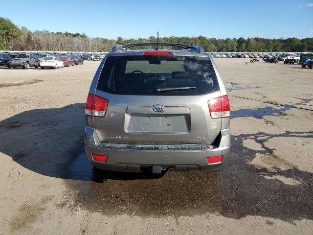 KNDJJ742695022820 - 2009 KIA BORREGO LX GRAY photo 6