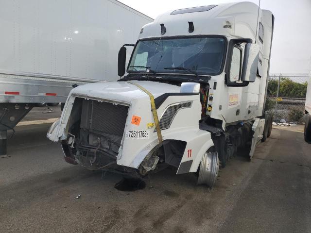 4V4NC9EJ0DN147273 - 2013 VOLVO VN VNL WHITE photo 2