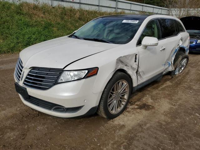 2LMHJ5AT9KBL02796 - 2019 LINCOLN MKT WHITE photo 1