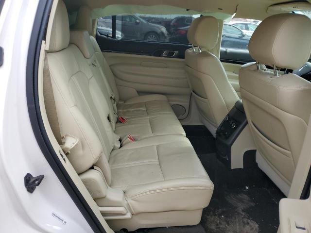 2LMHJ5AT9KBL02796 - 2019 LINCOLN MKT WHITE photo 11
