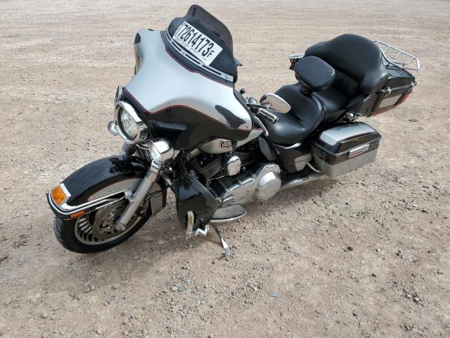 1HD1FC414AB605019 - 2010 HARLEY-DAVIDSON FLHTCU TWO TONE photo 2