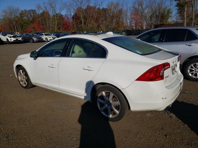 YV1612TK7G1397804 - 2016 VOLVO S60 PREMIER WHITE photo 2