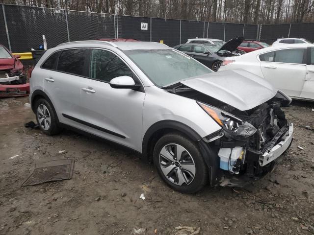 KNDCB3LC0L5398011 - 2020 KIA NIRO LX SILVER photo 4