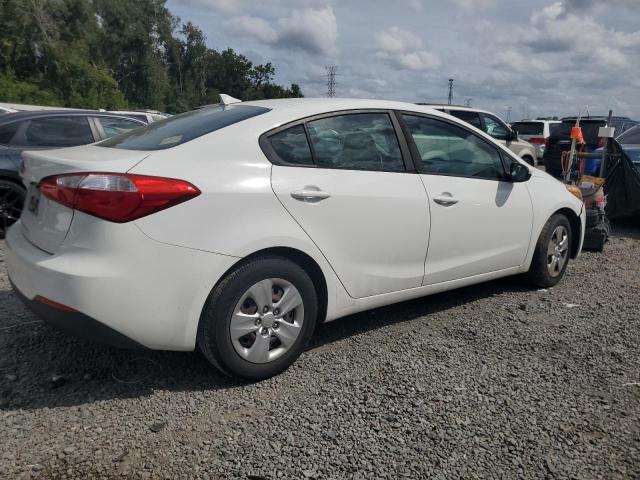 KNAFK4A60G5585008 - 2016 KIA FORTE LX WHITE photo 3