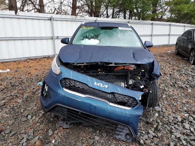 KNDCB3LC9N5509366 - 2022 KIA NIRO LX BLUE photo 11