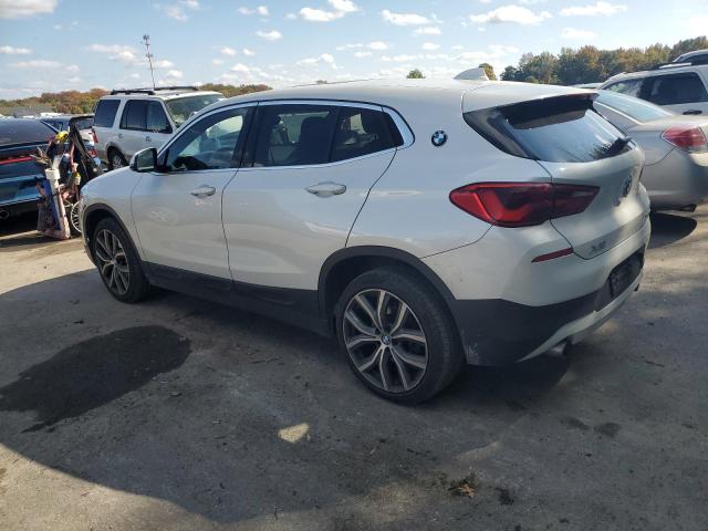 WBXYJ5C37JEF80280 - 2018 BMW X2 XDRIVE28I WHITE photo 2