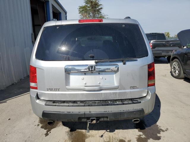 5FNYF3H6XAB007813 - 2010 HONDA PILOT EXL SILVER photo 6