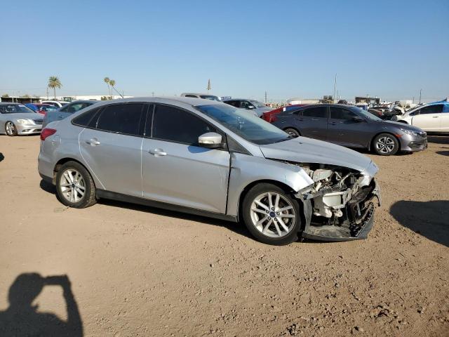 1FADP3F23HL333428 - 2017 FORD FOCUS SE SILVER photo 4