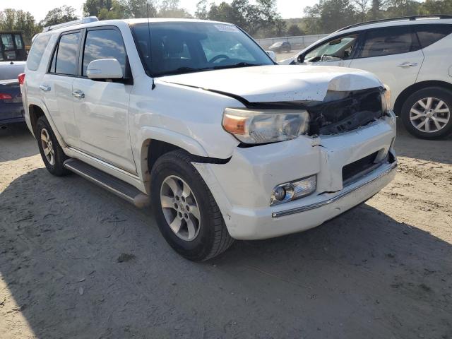 JTEZU5JR0A5009948 - 2010 TOYOTA 4RUNNER SR5 WHITE photo 4