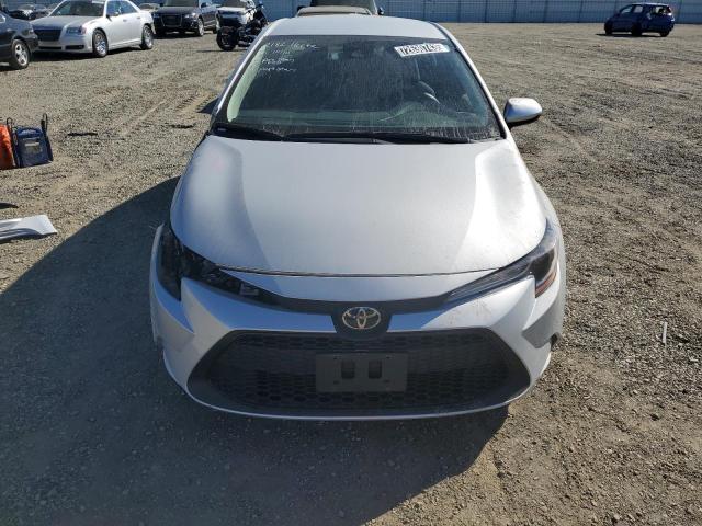 5YFEPMAE6NP339751 - 2022 TOYOTA COROLLA LE SILVER photo 5