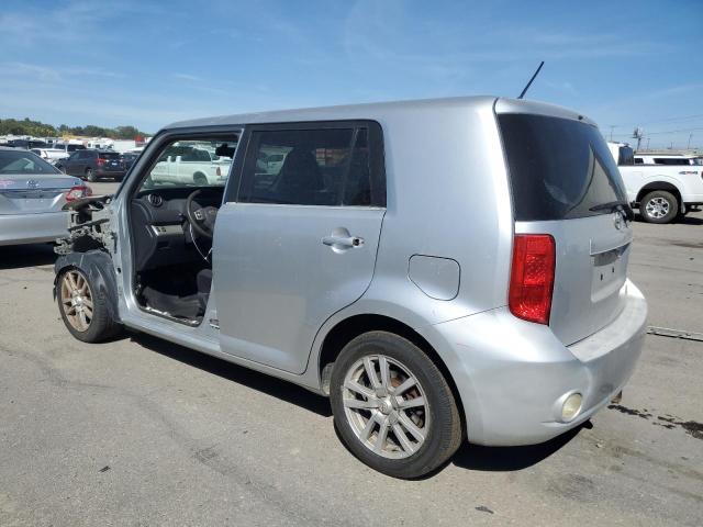 JTLKE50EX81028613 - 2008 TOYOTA SCION XB SILVER photo 2