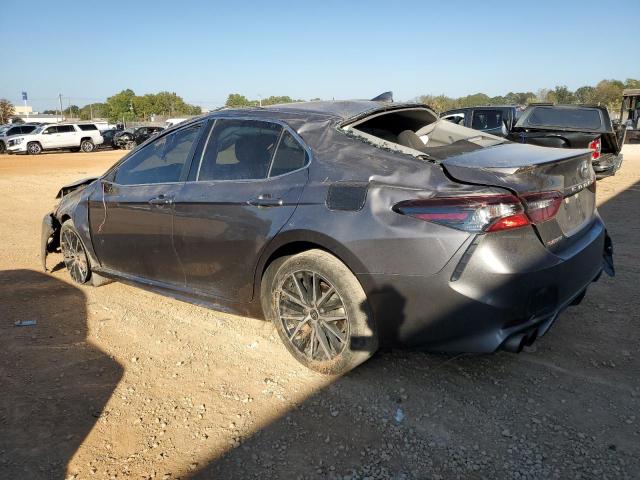 4T1G11AK2MU590987 - 2021 TOYOTA CAMRY SE GRAY photo 2