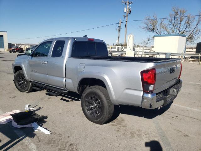 3TYRX5GNXNT063696 - 2022 TOYOTA TACOMA ACCESS CAB ვერცხლისფერი ფოტო 2