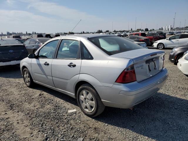 1FAFP34N67W360903 - 2007 FORD FOCUS ZX4 SILVER photo 2