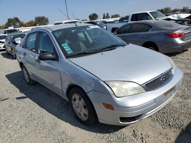 1FAFP34N67W360903 - 2007 FORD FOCUS ZX4 SILVER photo 4