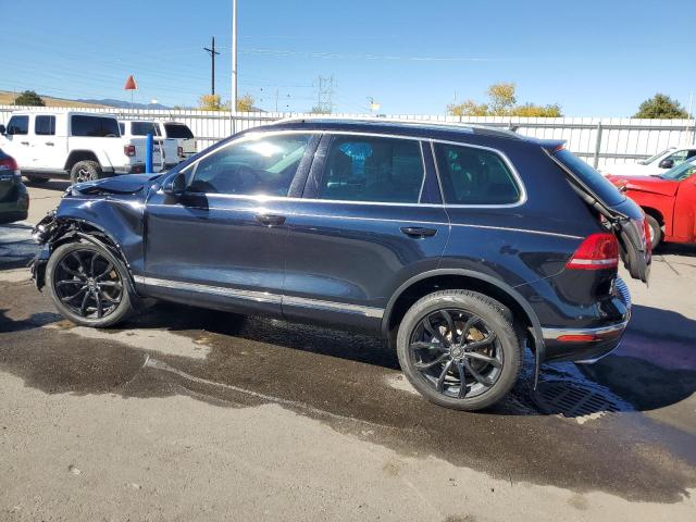 WVGEP9BPXGD005821 - 2016 VOLKSWAGEN TOUAREG TDI BLUE photo 2