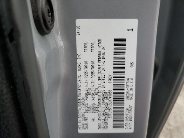 5TFUY5F19JX749850 - 2018 TOYOTA TUNDRA DOUBLE CAB SR/SR5 SILVER photo 12