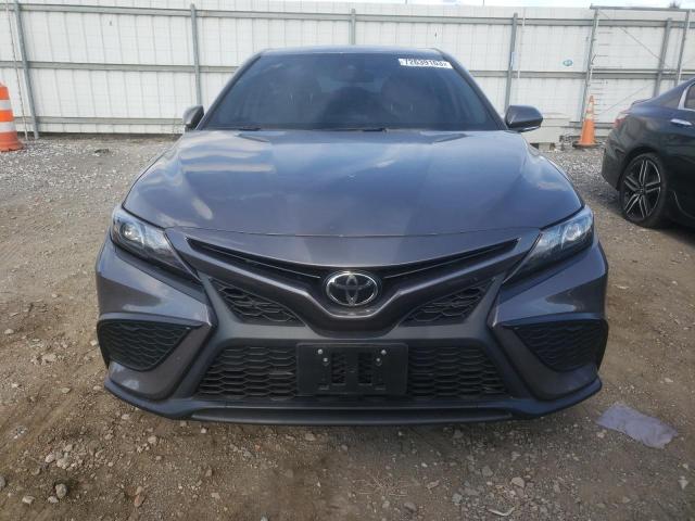 4T1G11BK0PU078096 - 2023 TOYOTA CAMRY SE NIGHT SHADE GRAY photo 5