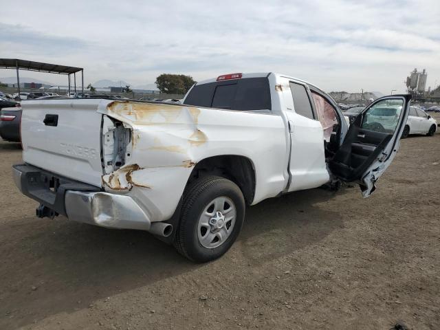 5TFRY5F11JX232581 - 2018 TOYOTA TUNDRA DOUBLE CAB SR/SR5 WHITE photo 3