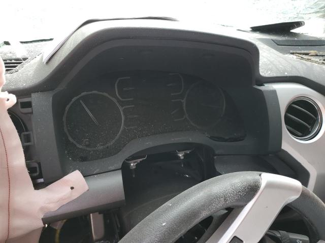 5TFRY5F11JX232581 - 2018 TOYOTA TUNDRA DOUBLE CAB SR/SR5 WHITE photo 9