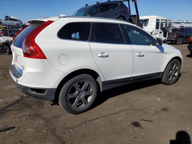 YV4902DZ3D2401609 - 2013 VOLVO XC60 T6 WHITE photo 3