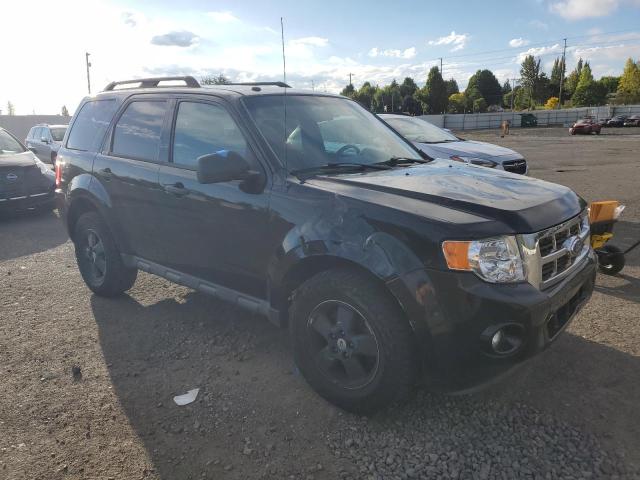 1FMCU9DG6BKC64159 - 2011 FORD ESCAPE XLT BLACK photo 4