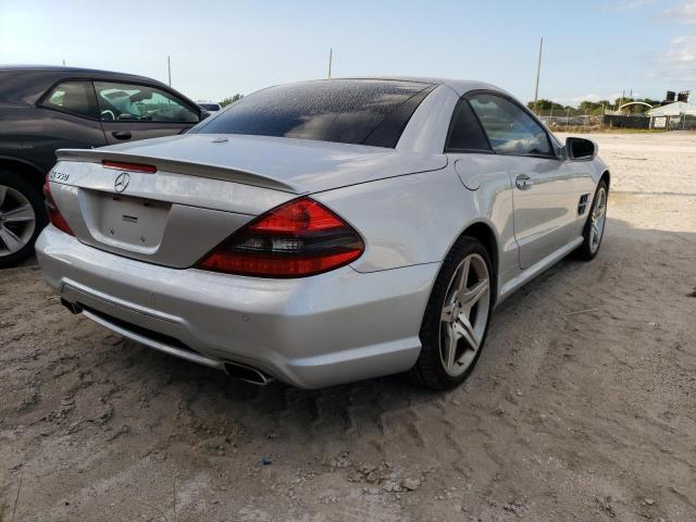 WDBSK7BA5BF163260 - 2011 MERCEDES-BENZ SL 550 SILVER photo 3