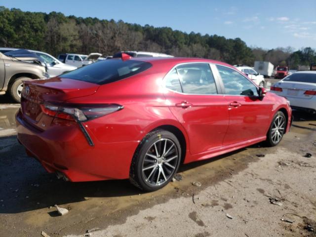 4T1S11AK5NU035608 - 2022 TOYOTA CAMRY NIGHT SHADE RED photo 3