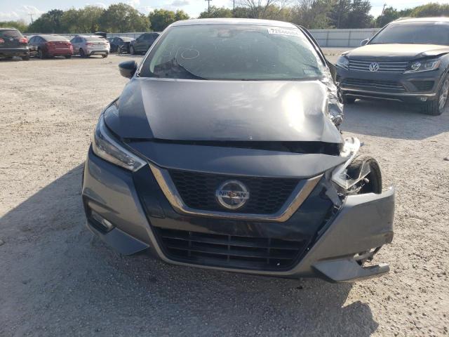 3N1CN8FV0LL845196 - 2020 NISSAN VERSA SR GRAY photo 5