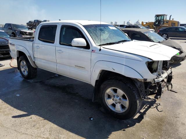 5TFJU4GN8FX089611 - 2015 TOYOTA TACOMA DOUBLE CAB PRERUNNER WHITE photo 4