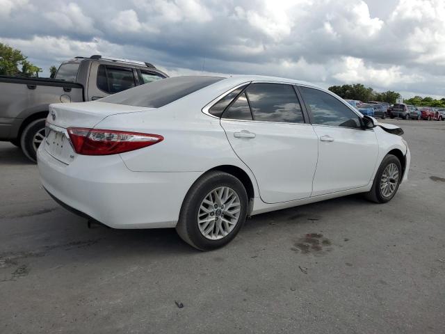 4T1BF1FK1GU609327 - 2016 TOYOTA CAMRY LE WHITE photo 3