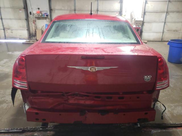 2C3LA63H68H217739 - 2008 CHRYSLER 300C RED photo 6